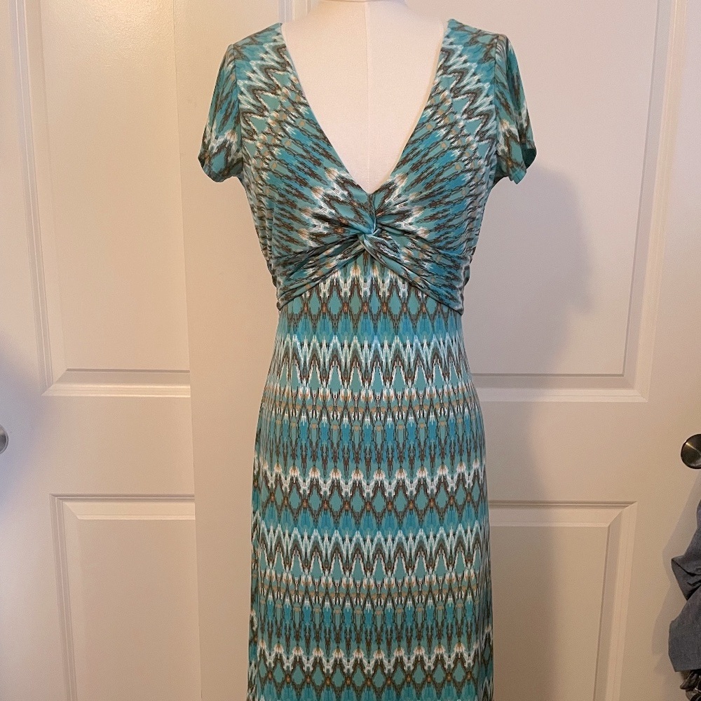 Sent to  Thredup-BCBGMAXAZRIA zigzag twist front dress in teal - Picture 4 of 15